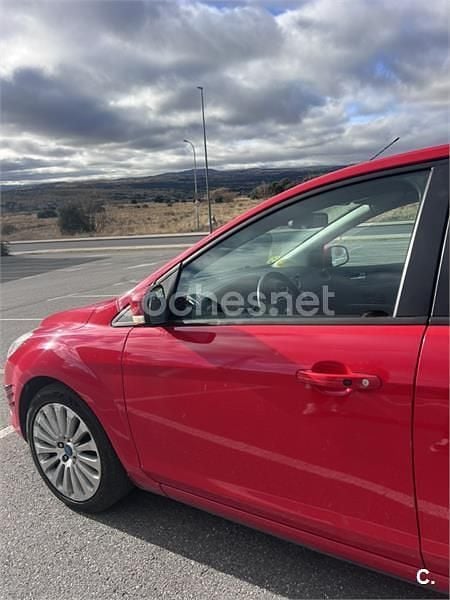 Usado Ford Focus Titanium 136 CV (100 kW) 2010 Rojo Berlina