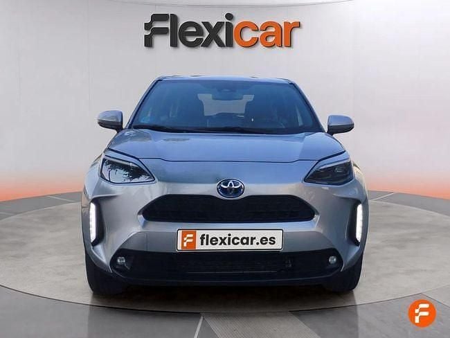 Usado Toyota Yaris Hybrid Active 116 CV (85 kW) 2024 Gris SUV