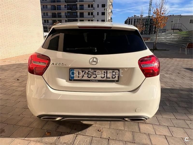Usado Mercedes A200 Urban 136 CV (100 kW) 2016 Blanco Berlina