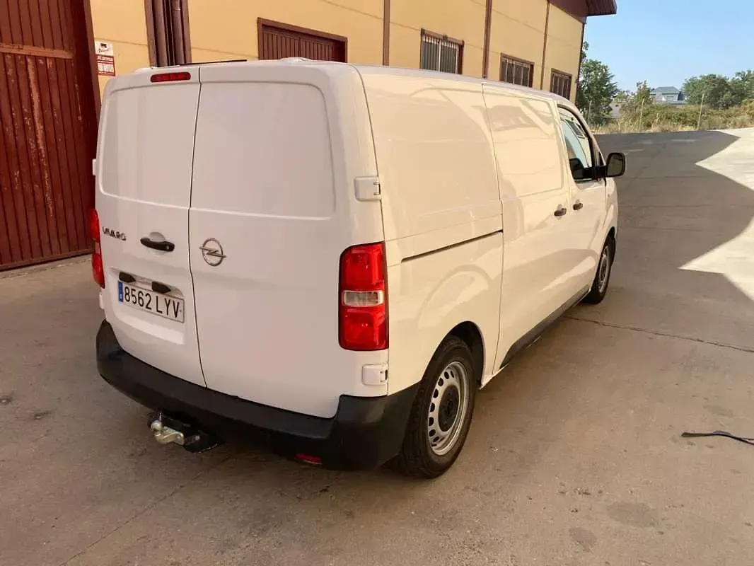 Usado Opel Vivaro-e Combi 102 CV (75 kW) 2022 Blanco Monovolumen
