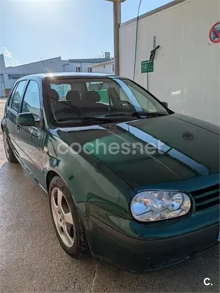 Usado VW Golf IV 110 CV (80 kW) 2001 Verde Berlina