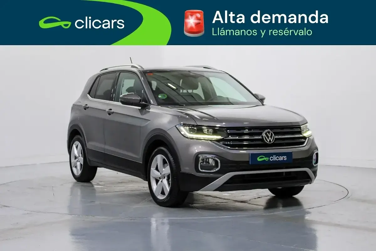Usado VW T-Cross Sport 110 CV (80 kW) 2021 Gris / plata SUV