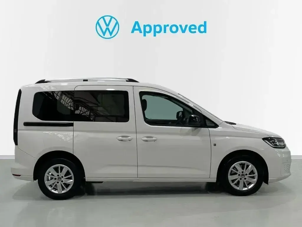 Usado VW Caddy Life 122 CV (89 kW) 2022 Blanco Monovolumen