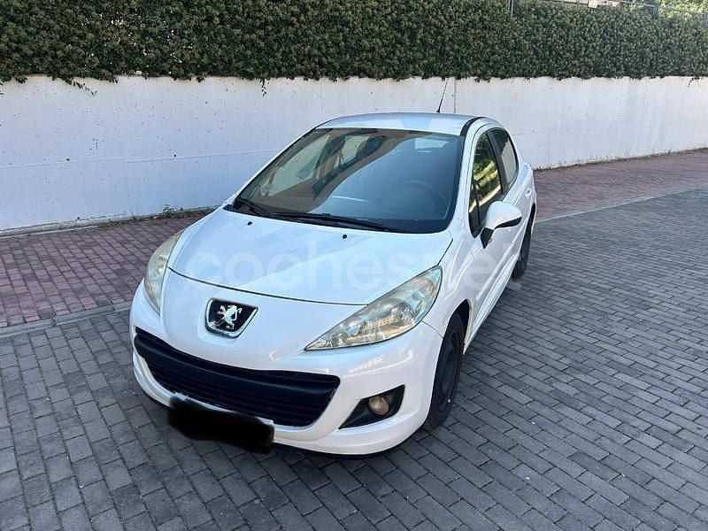 Blanco Usado 2012 Peugeot 207 Active Berlina | 4290 € (Buen precio) - Imagen 1/4