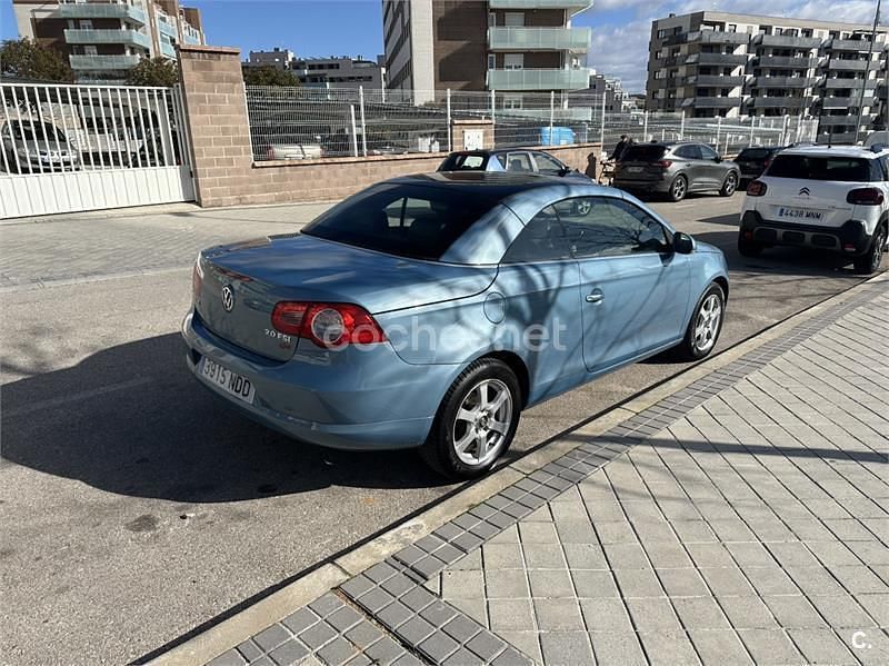 Usado VW Eos 150 CV (110 kW) 2008 Azul Descapotable