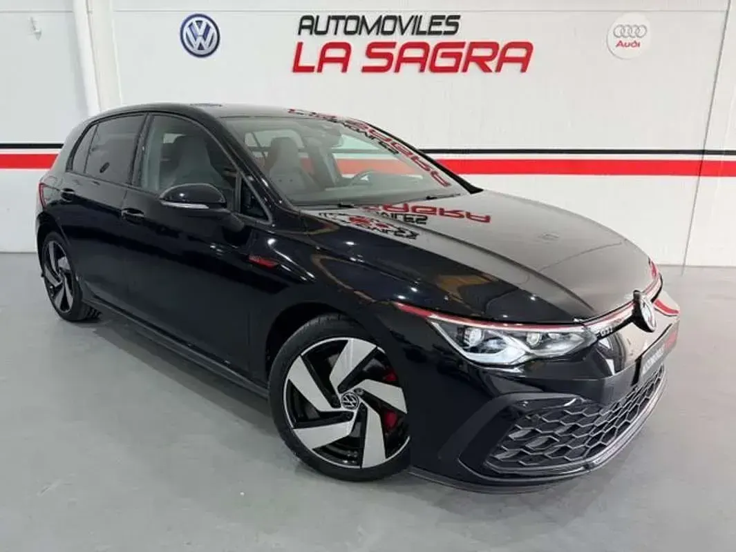 Usado VW Golf VIII 245 CV (180 kW) 2023 Negro Utilitario
