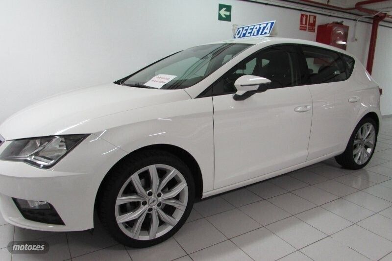 Usado Seat Leon Style 115 CV (84 kW) 2018 Blanco Berlina