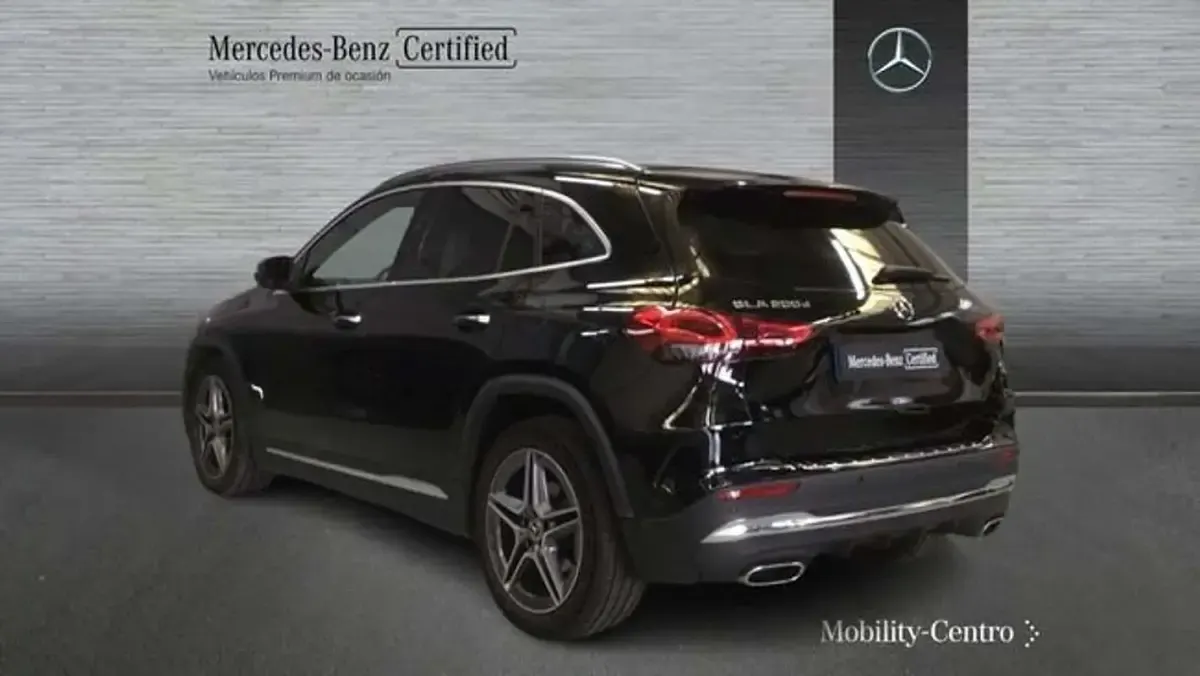 Usado Mercedes GLA200 150 CV (110 kW) 2023 Negro SUV