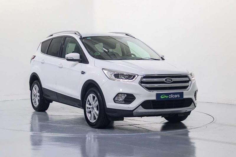 Usado Ford Kuga Trend 120 CV (88 kW) 2019 Blanco SUV