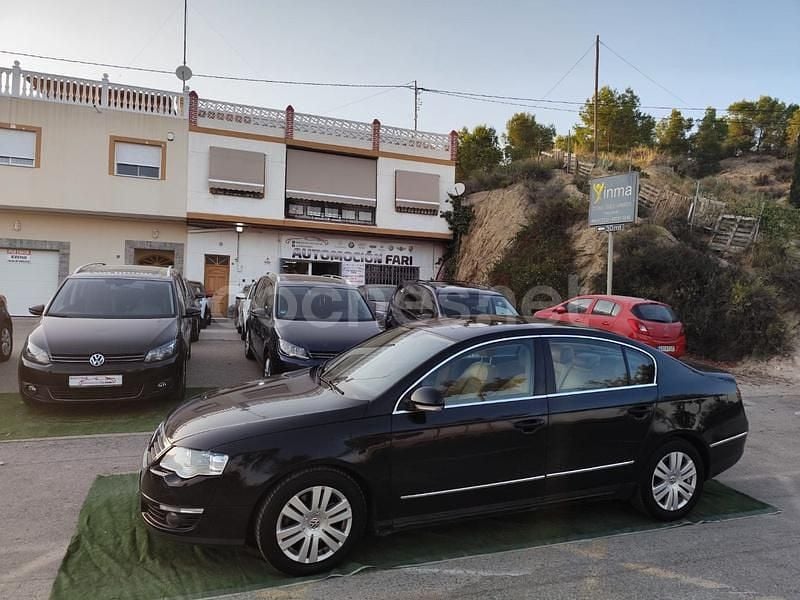 Negro Usado 2006 VW Passat Advance Berlina | 4900 € (Precio justo) - Imagen 1/4