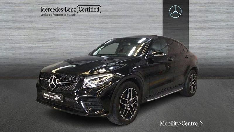 Usado Mercedes GLC250 AMG line 211 CV (155 kW) 2018 Pintura unicolor negra Coupe