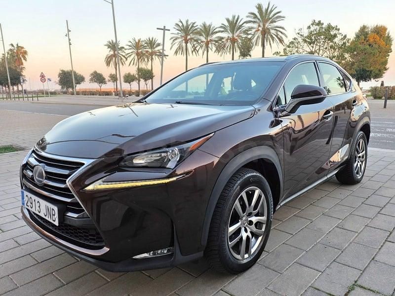 Usado Lexus NX300h Executive Line 197 CV (144 kW) 2016 Marrón SUV