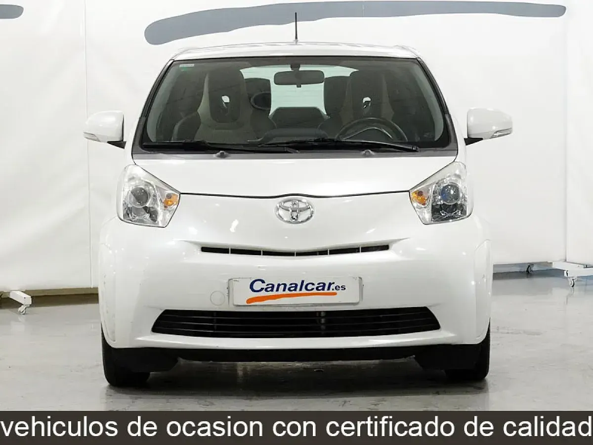 Usado Toyota iQ 68 CV (50 kW) 2009 Blanco Utilitario