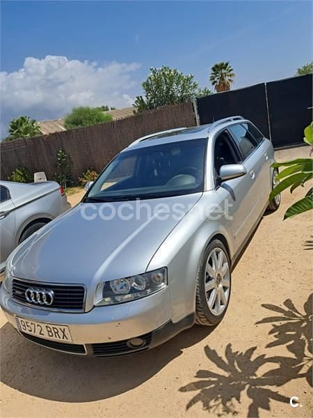 Usado Audi A4 220 CV (161 kW) 2002 Gris / plata Familiar