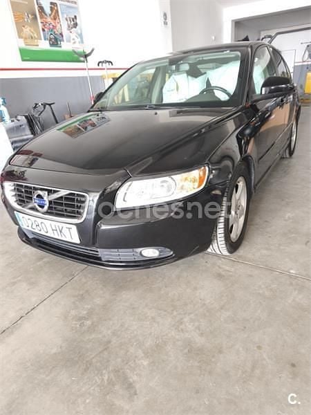 Usado Volvo S40 Summum 115 CV (84 kW) 2012 Negro Berlina