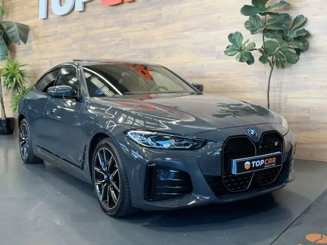 Usado BMW i4 M Sport 250 kW (340 CV) 2022 Gris Berlina