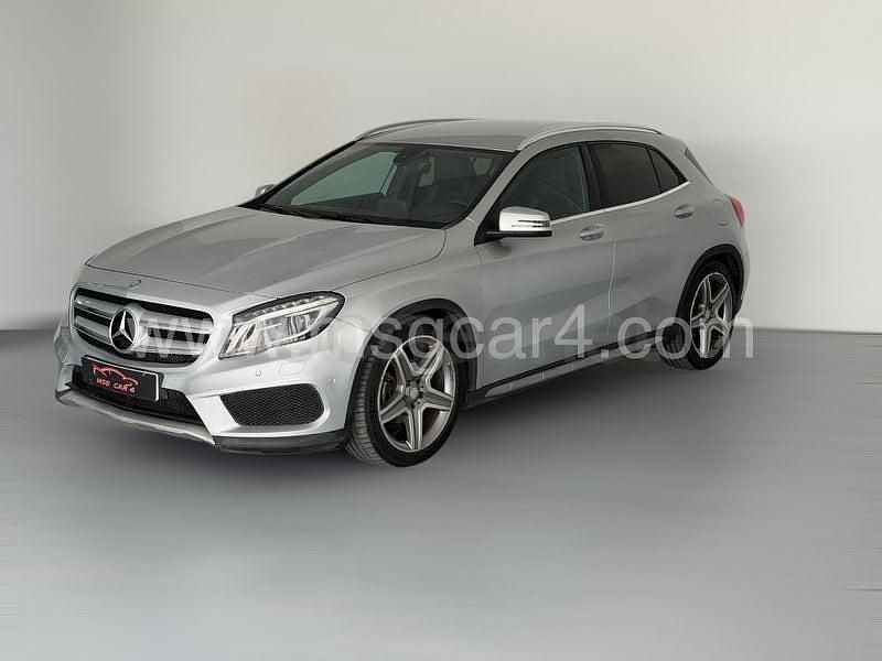 Usado Mercedes GLA200 AMG line 136 CV (100 kW) 2017 Gris / plata SUV