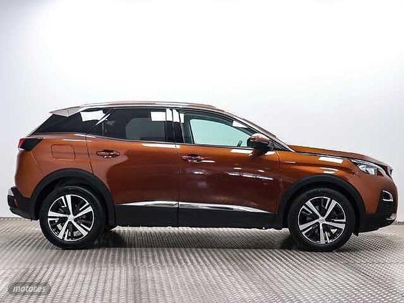 Usado Peugeot 3008 Allure 131 CV (96 kW) 2020 Marrón SUV