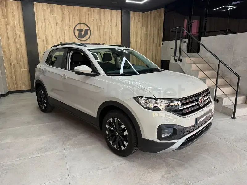 Usado VW T-Cross Advance 95 CV (69 kW) 2023 Beige SUV