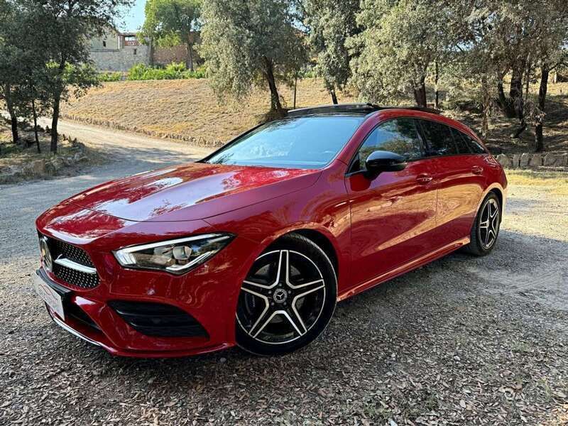 Rojo Usado 2020 Mercedes CLA200 Shooting Brake Familiar | 28.900 € (Precio justo) - Imagen 1/4
