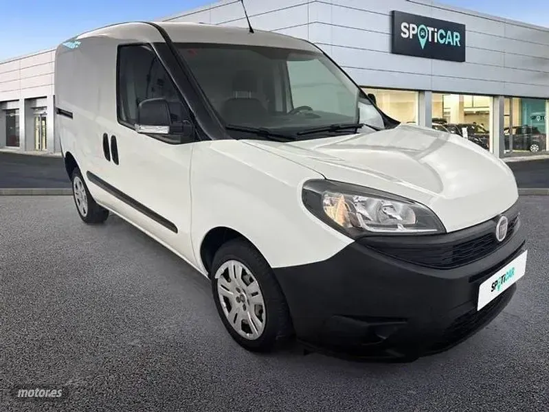 Usado Fiat Doblò 105 CV (77 kW) 2022 Blanco Monovolumen