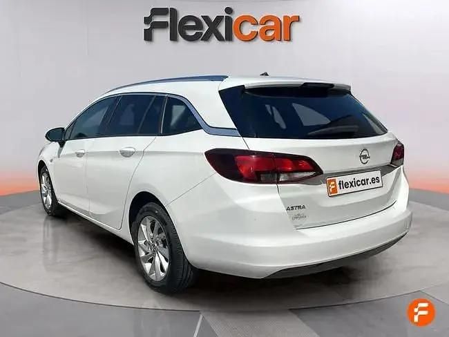 Używany Opel Astra Elegance 122 KM (89 kW) 2019 Biały Sedan/Limuzyna