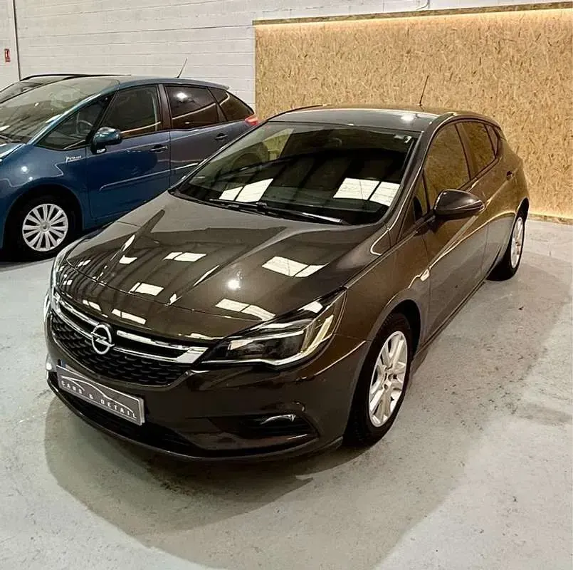Usado Opel Astra Excellence 110 CV (80 kW) 2016 Gris Utilitario
