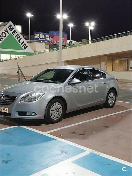 Gris / plata Usado 2013 Opel Insignia Business Familiar | 7800 € (Precio justo) - Imagen 1/4