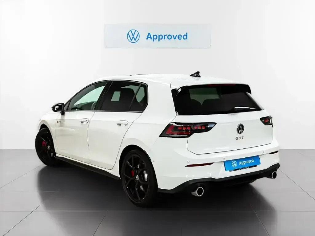 Usado VW Golf VIII GTI 266 CV (195 kW) 2025 Blanco Berlina