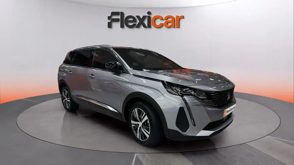 Usado Peugeot 5008 Allure 136 CV (100 kW) 2024 SUV