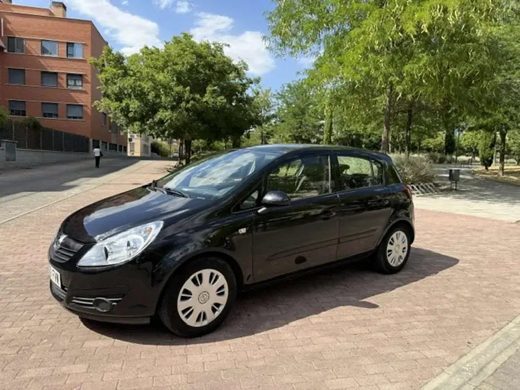 Usado Opel Corsa 80 CV (58 kW) 2008 Negro Utilitario
