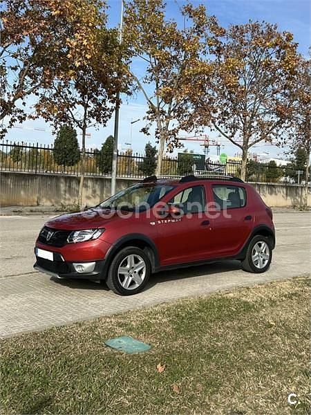 Rojo Usado 2013 Dacia Sandero Stepway Berlina | 6990 € (Precio justo) - Imagen 1/4