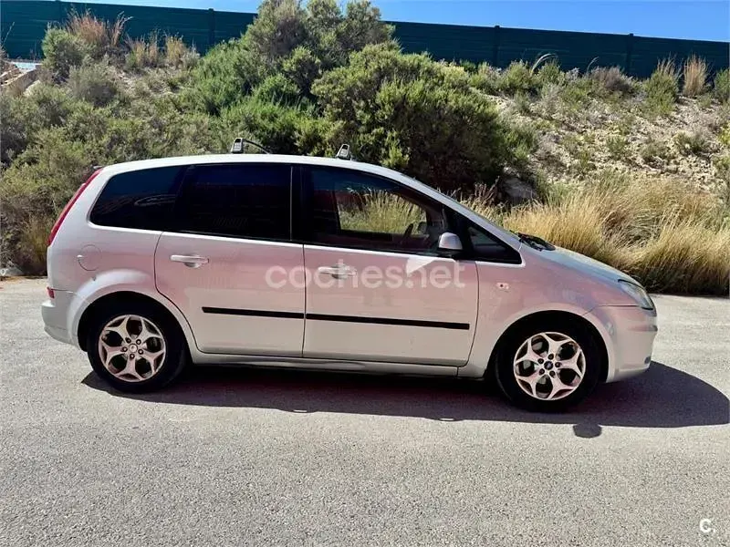 Usado Ford C-MAX Ghia 90 CV (66 kW) 2007 Gris / plata Monovolumen