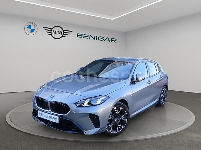 Gris / plata Usado 2024 BMW 120 Comfort Edition Utilitario | 36.900 € - Imagen 1/4