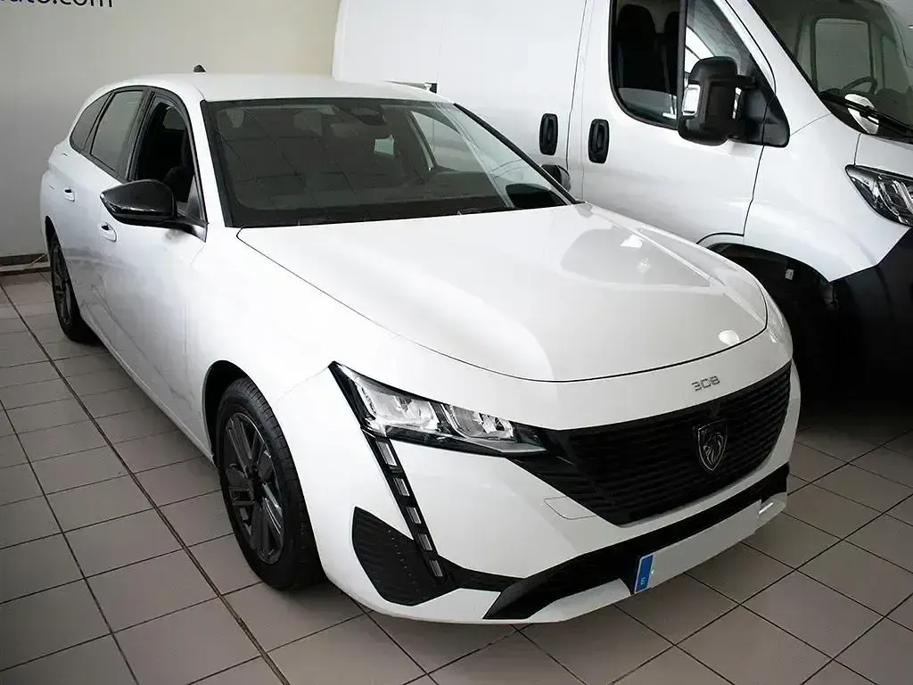 Usado Peugeot 308 Active 130 CV (95 kW) 2023 Blanco Familiar