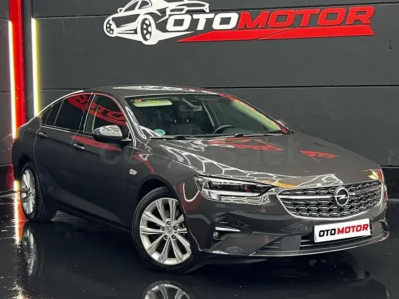 Usado Opel Insignia Business Elegance 174 CV (127 kW) 2021 Marrón Berlina