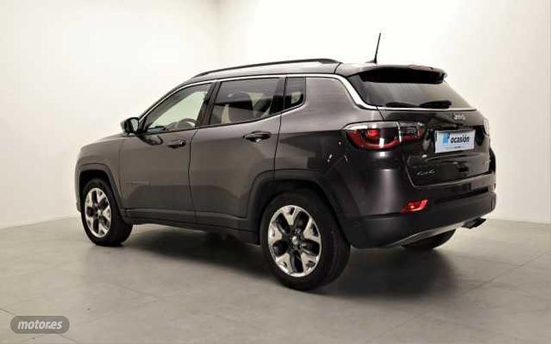 Usado Jeep Compass Limited 170 CV (125 kW) 2018 Gris SUV