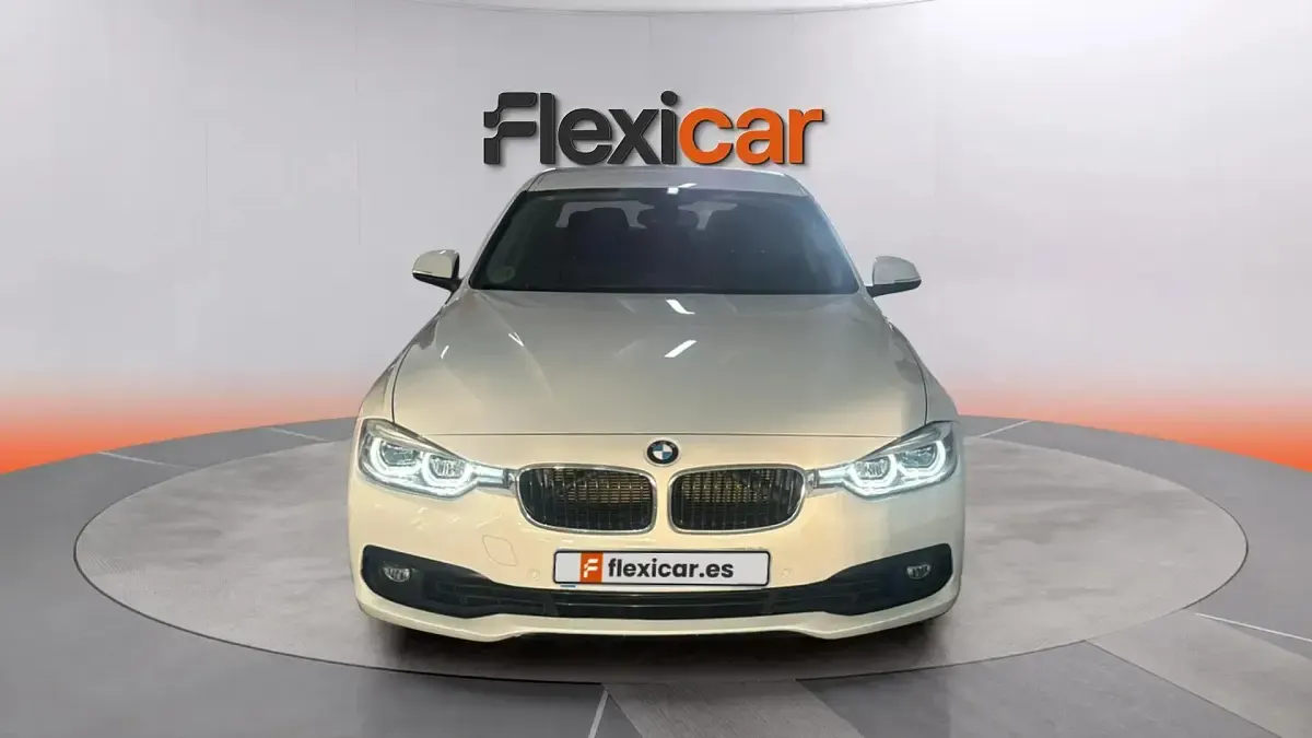 Usado BMW 318 136 CV (100 kW) 2018 Blanco Berlina