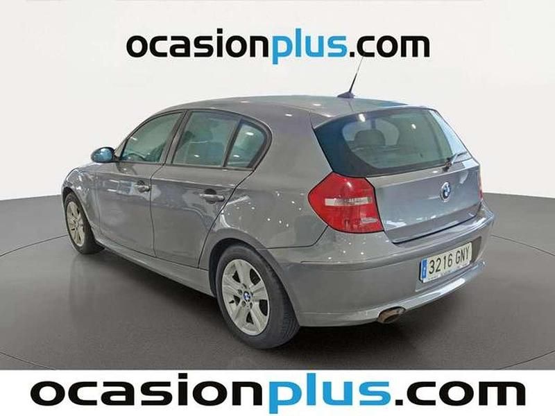 Usado BMW 118 143 CV (105 kW) 2009 Gris Utilitario