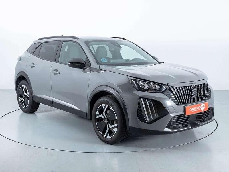 Usado Peugeot 2008 Allure 136 CV (100 kW) 2024 Gris SUV