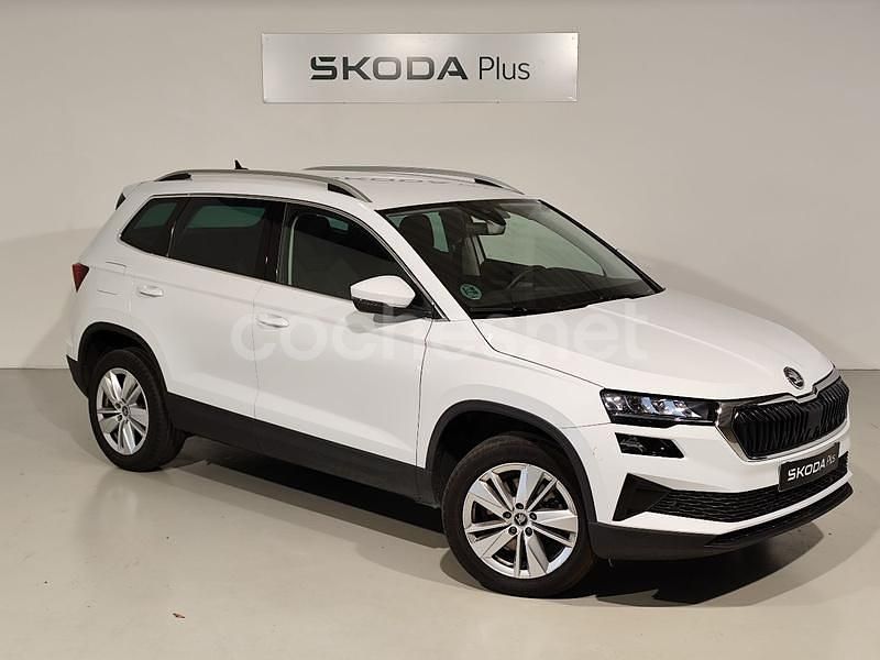 Blanco Usado 2025 Skoda Karoq Selection SUV | 29.900 € (Caro) - Imagen 1/4