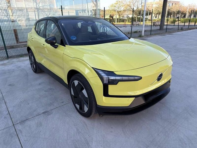 Usado Volvo EX30 Plus 200 kW (272 CV) 2024 Amarillo SUV