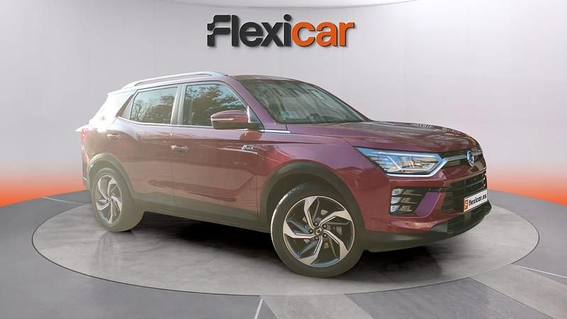 Usado Ssangyong (KGM) Korando 149 CV (109 kW) 2024 Granate SUV