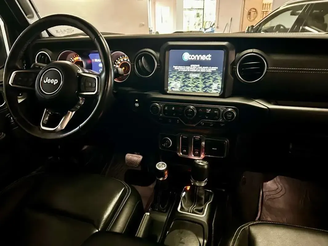 Usado Jeep Wrangler Sahara 200 CV (147 kW) 2019 Gris SUV