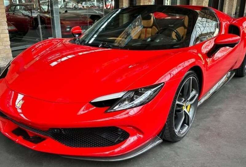 Rojo Usado 2023 Ferrari 296 Coupe | 391.900 € - Imagen 1/4