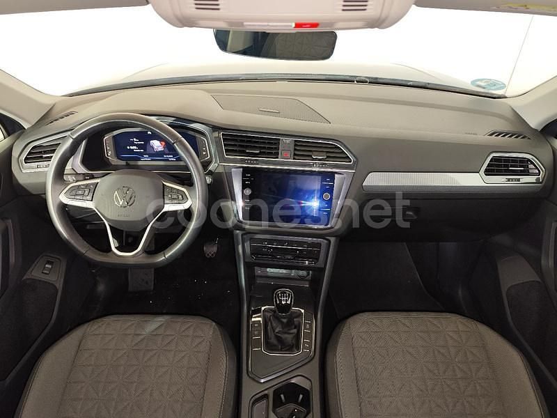 Usado VW Tiguan Life 150 CV (110 kW) 2024 Gris / plata SUV