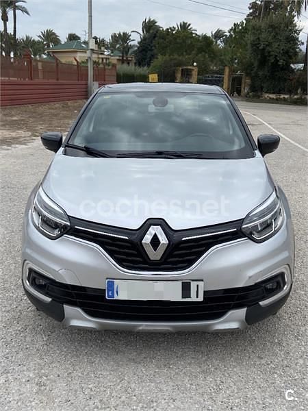 Usado Renault Captur Zen 120 CV (88 kW) 2018 Gris / plata SUV