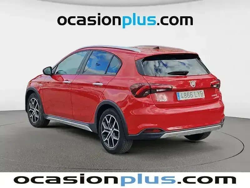 Usado Fiat Tipo Cross 130 CV (95 kW) 2022 Rojo Berlina