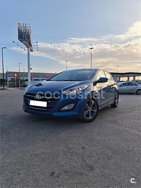 Usado Hyundai i30 GO! 100 CV (73 kW) 2016 Azul Berlina