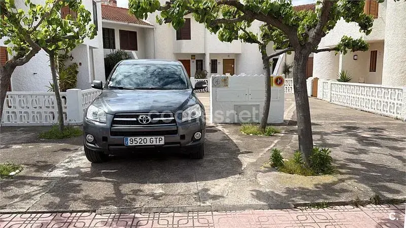 Usado Toyota RAV4 Advance 150 CV (110 kW) 2010 Gris / plata SUV